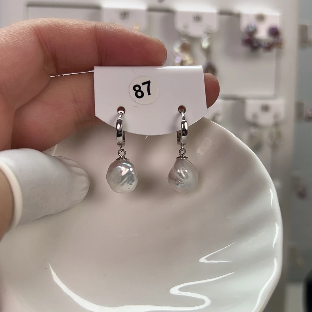 非金属巴洛克花瓣耳饰