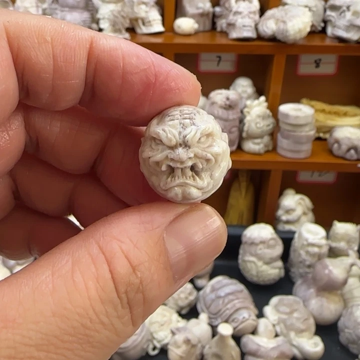 非金属配饰鹿角雕刻生肖虎