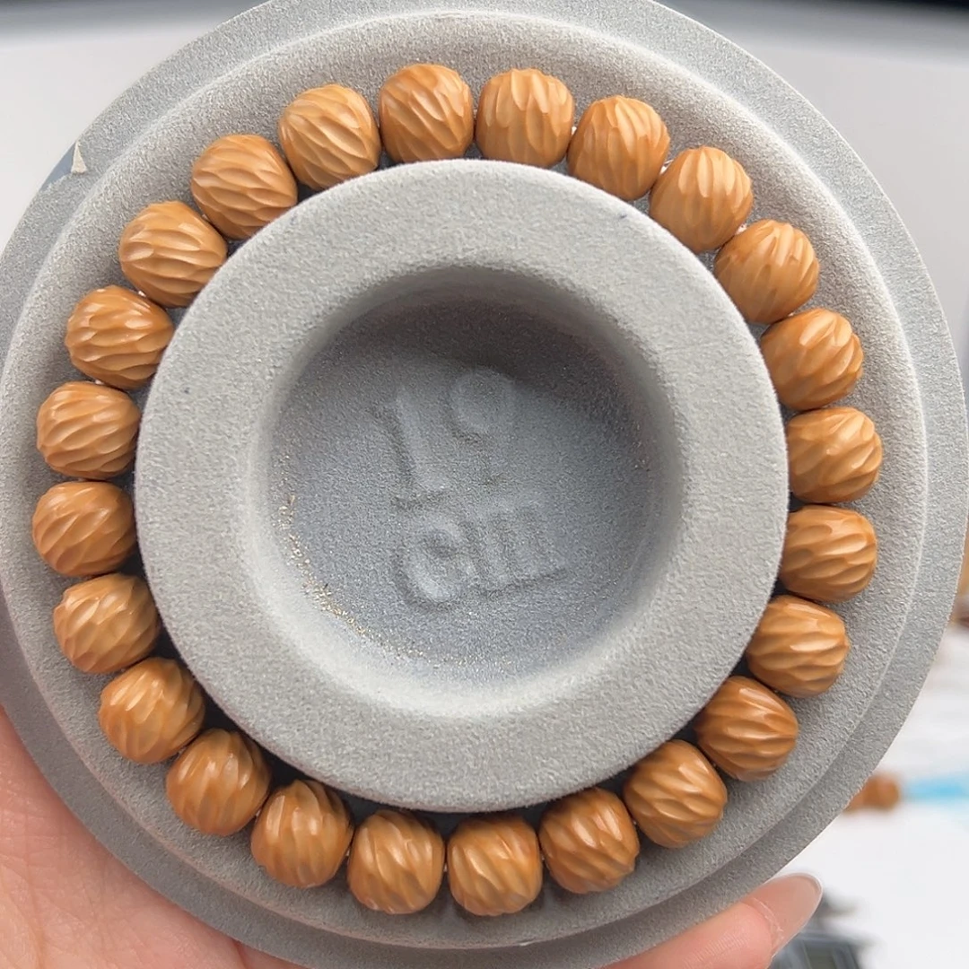 一***味吊坠文玩核桃微微瑕 云锦 手工雕刻