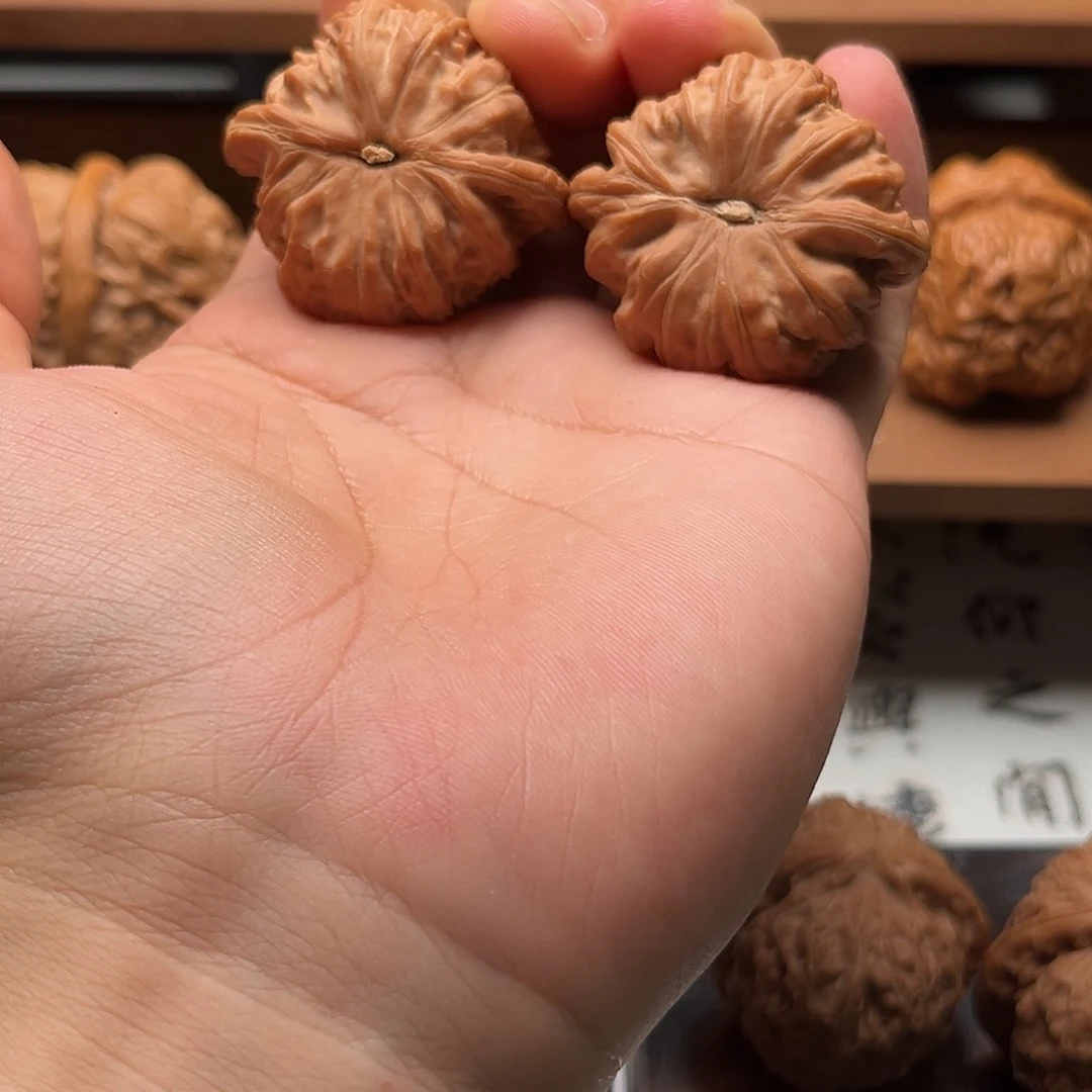 小***柒文玩核桃吊坠球白38全品