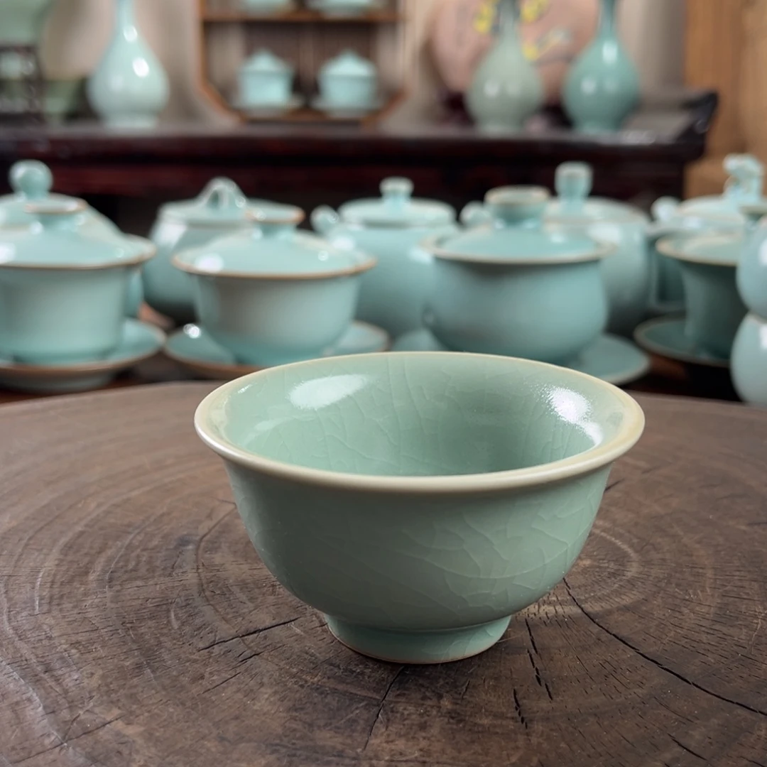 防护青绿色压手杯111