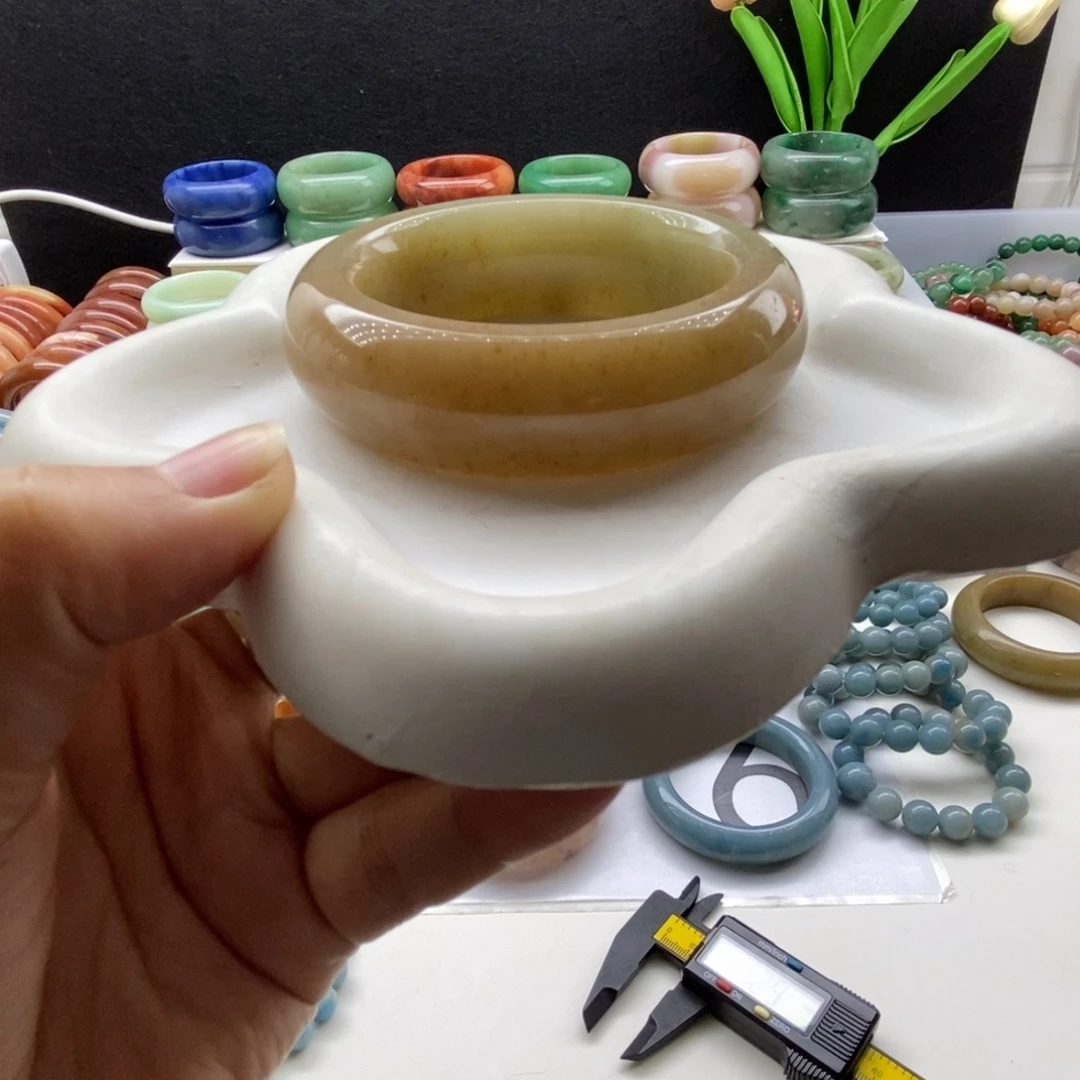 石英质玉未镶嵌手镯