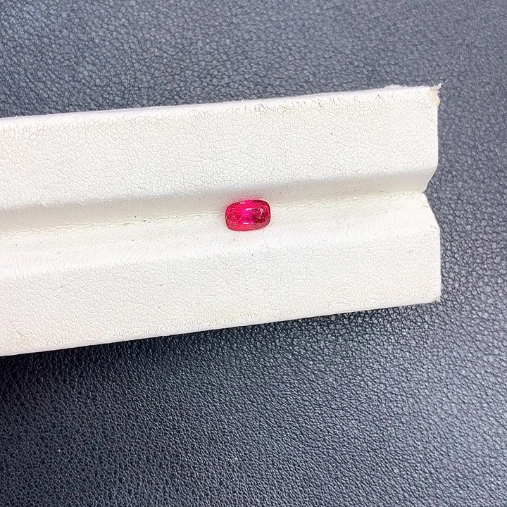 尖晶石裸石1.04克拉