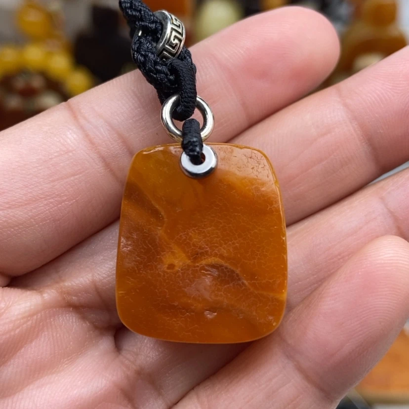 【闪购商品】琥珀颈饰未镶嵌