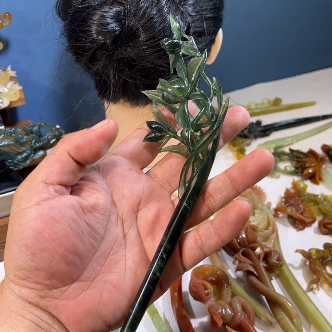 。***。蛇纹石玉未镶嵌发簪