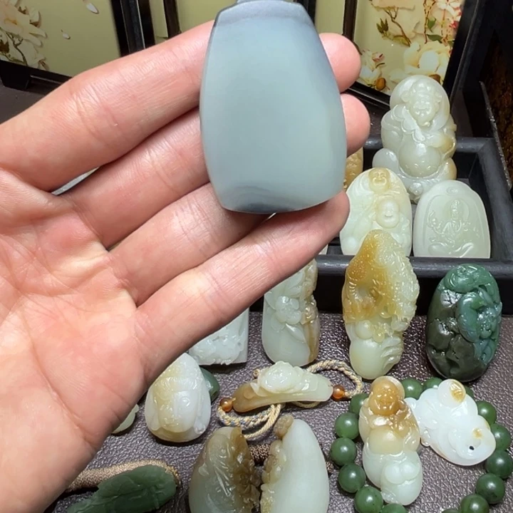 和田玉未镶嵌颈饰