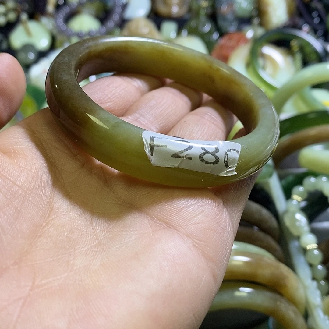 和田玉未镶嵌手镯56/57口径