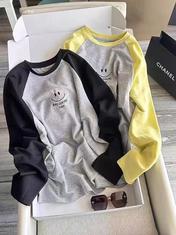 韩系简约圆领拼色插肩袖字母T