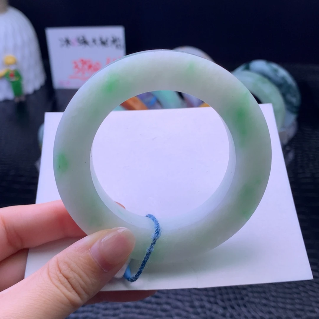 定制翡翠未镶嵌手镯