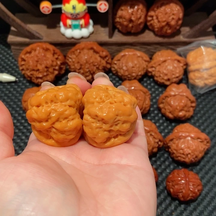 文玩核桃把件我***妞37.9尺寸蛤蟆头1164