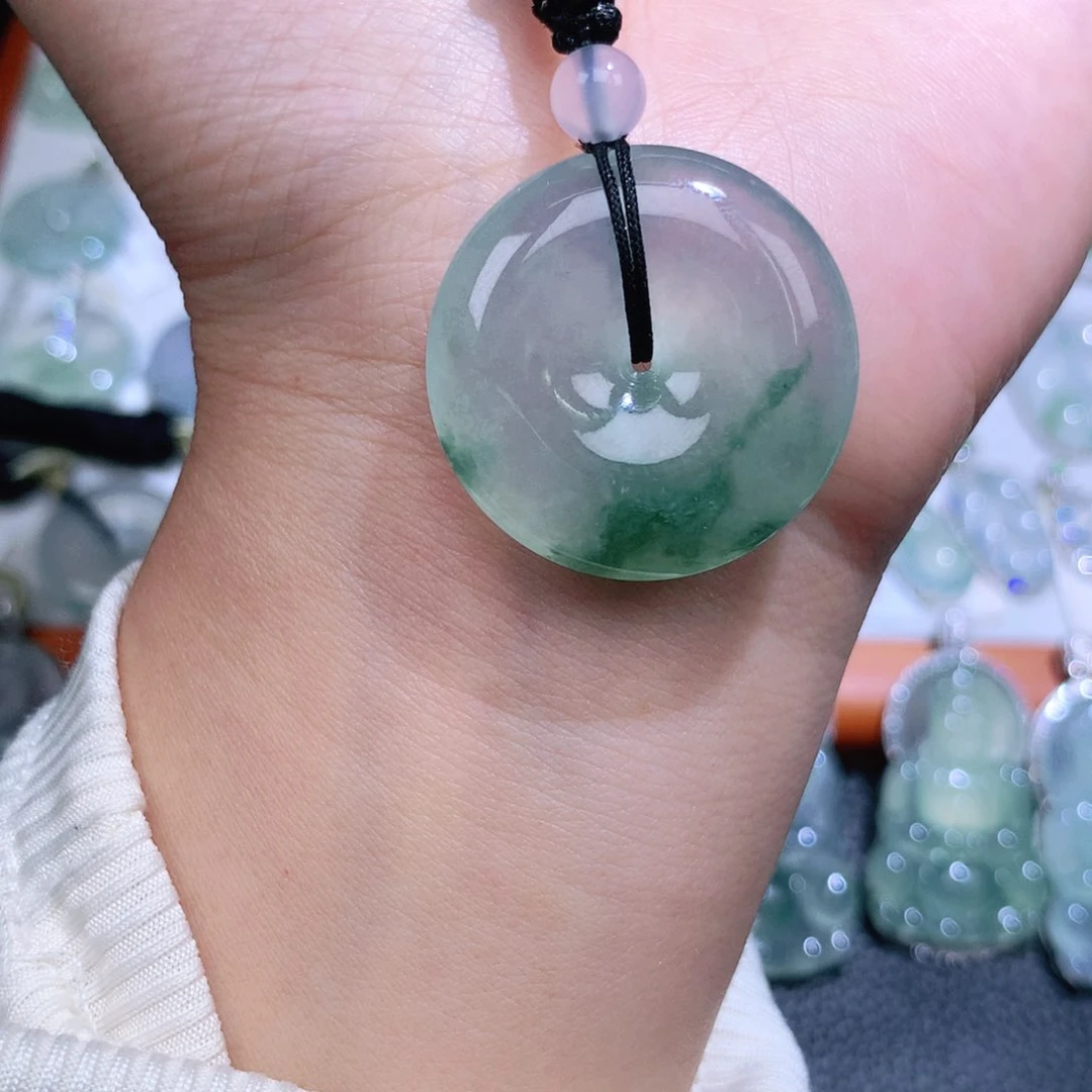 翡翠未镶嵌颈饰扣子