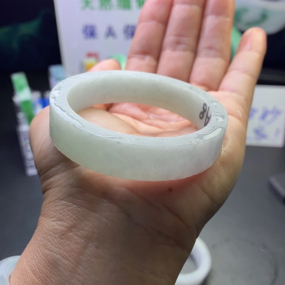 定制翡翠未镶嵌小手公主镯