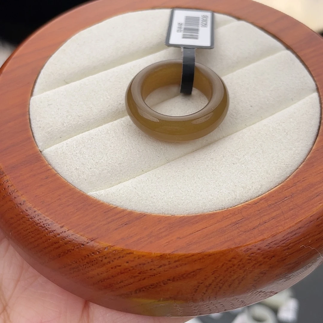 和田玉未镶嵌戒指l30。浅咖圆条。16.4。不退换