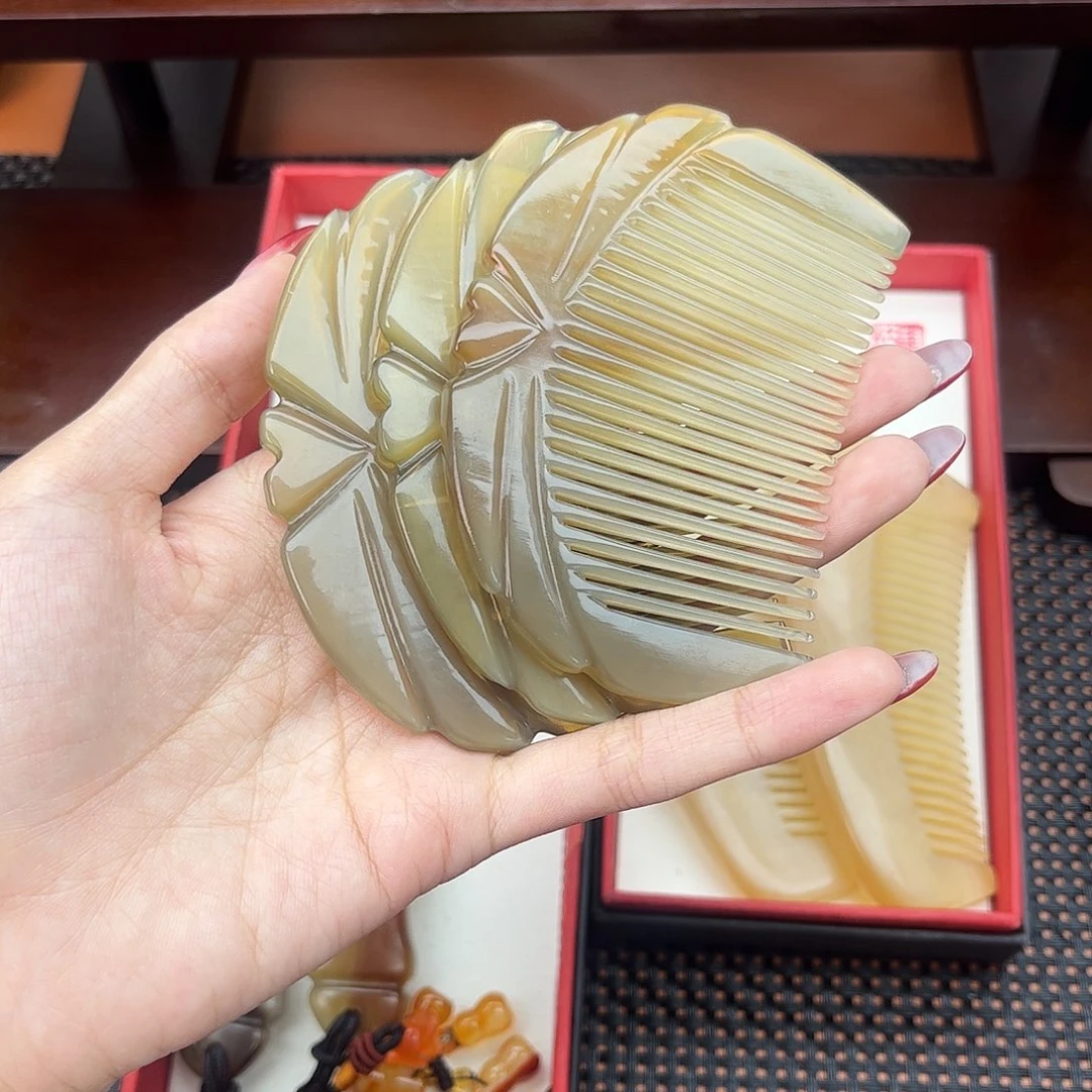 手工制作纯牛角梳子