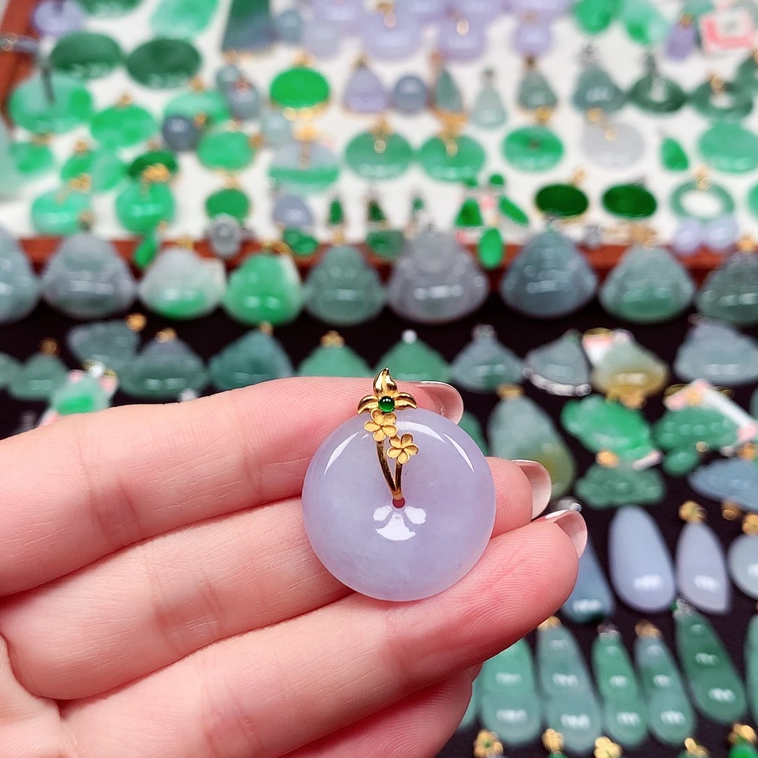 翡翠18K金镶嵌颈饰