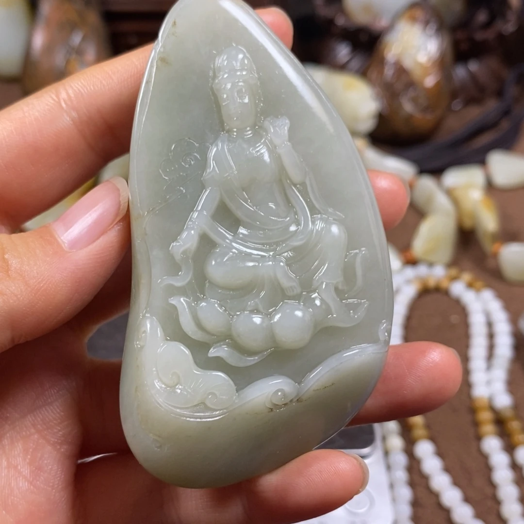 和田玉未镶嵌把件