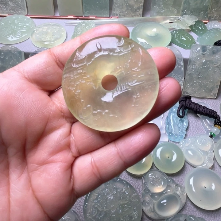 岫玉未镶嵌吊坠(赠链)