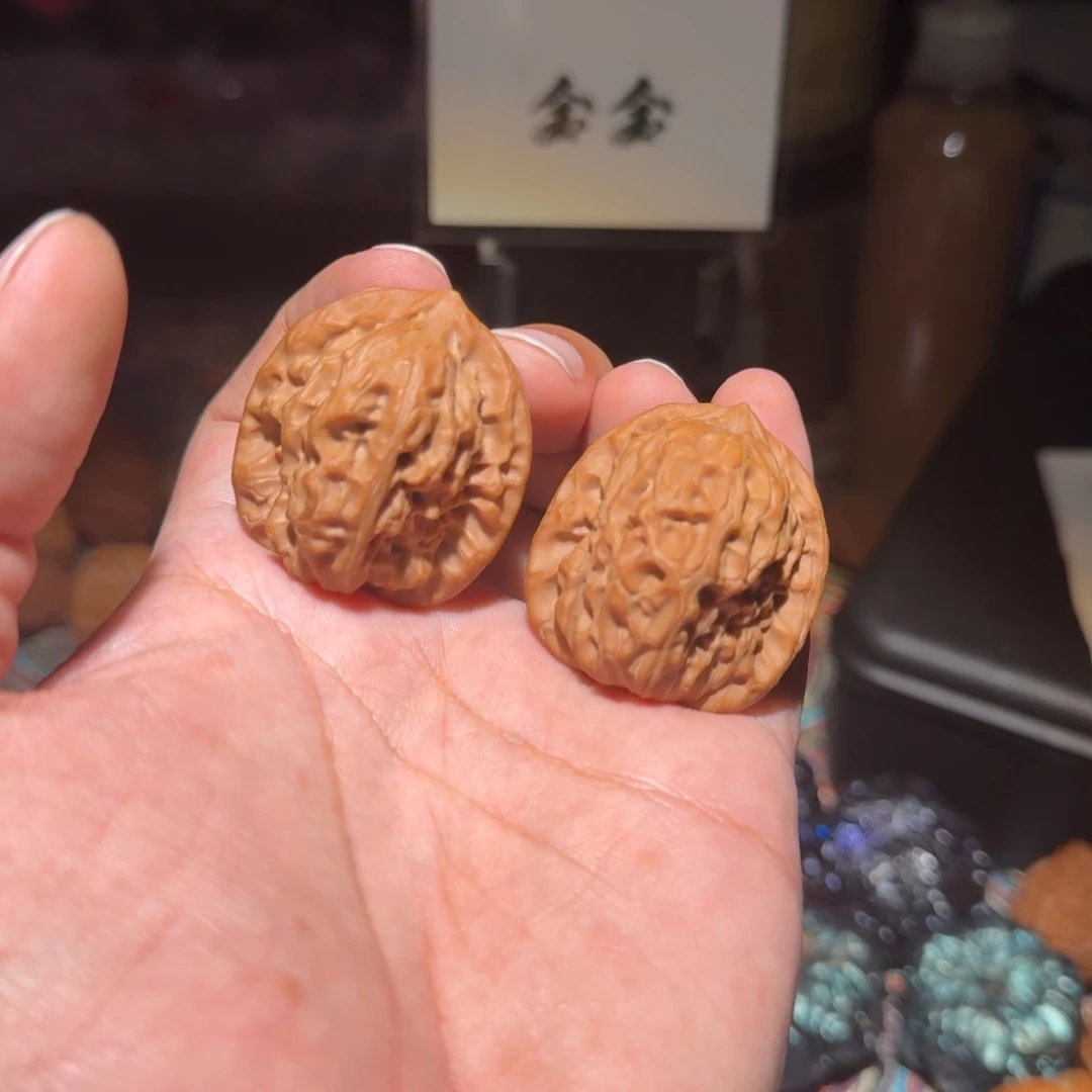 文玩核桃把件1312白蛇谷，尺寸35 35 38