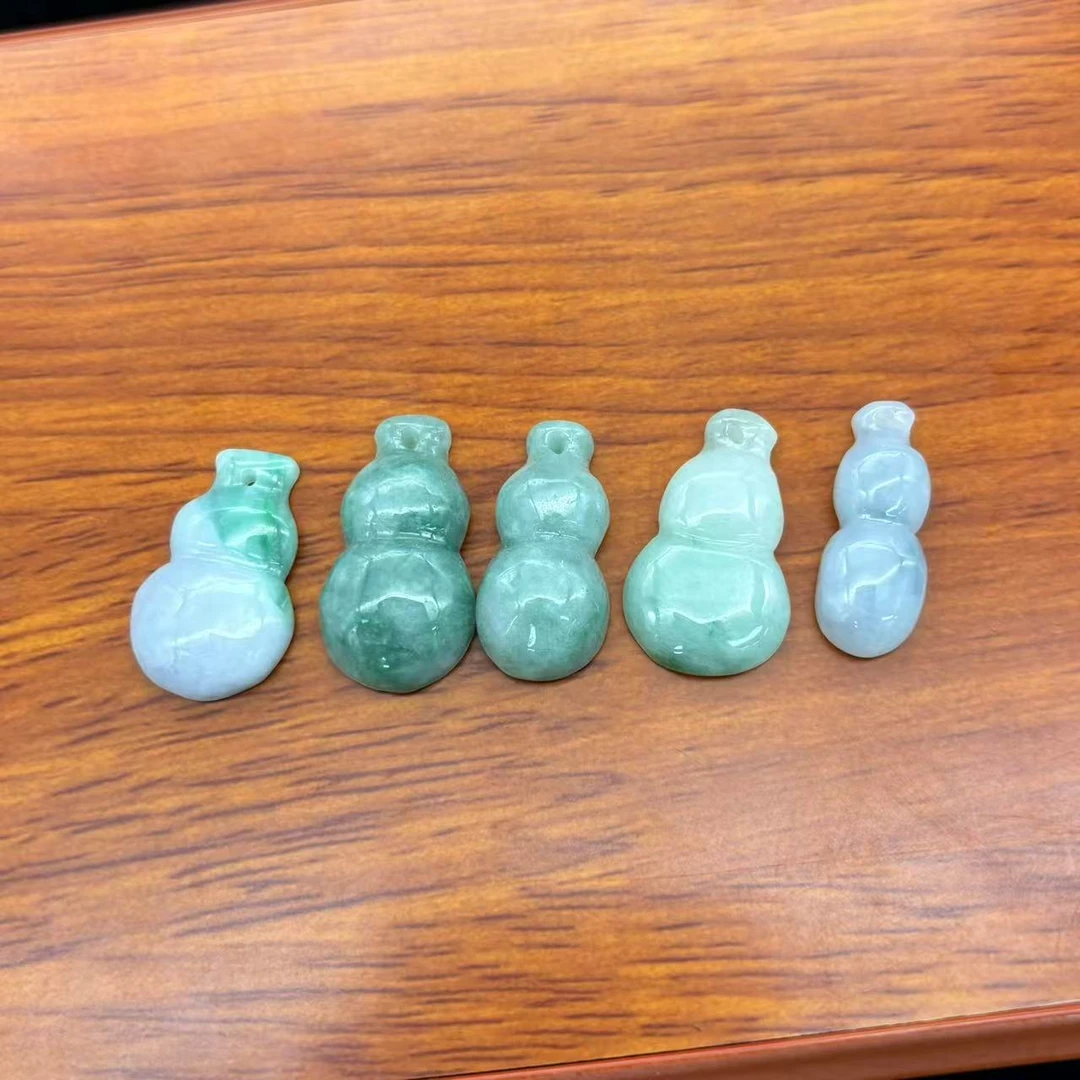 老卢翡翠葫芦吊坠款式默认发精美气质百搭款多样性发货其一