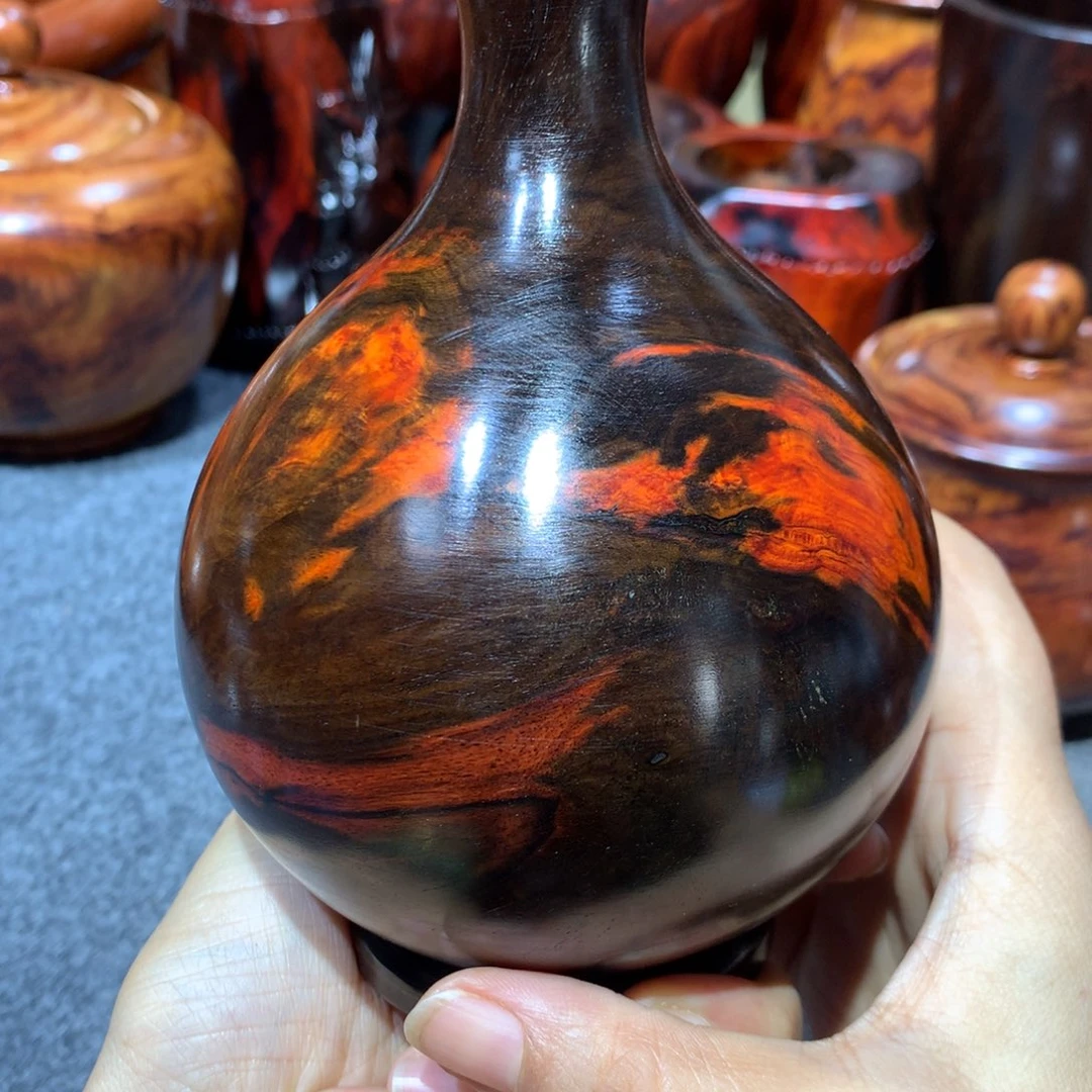 木王****糖大红酸枝花瓶