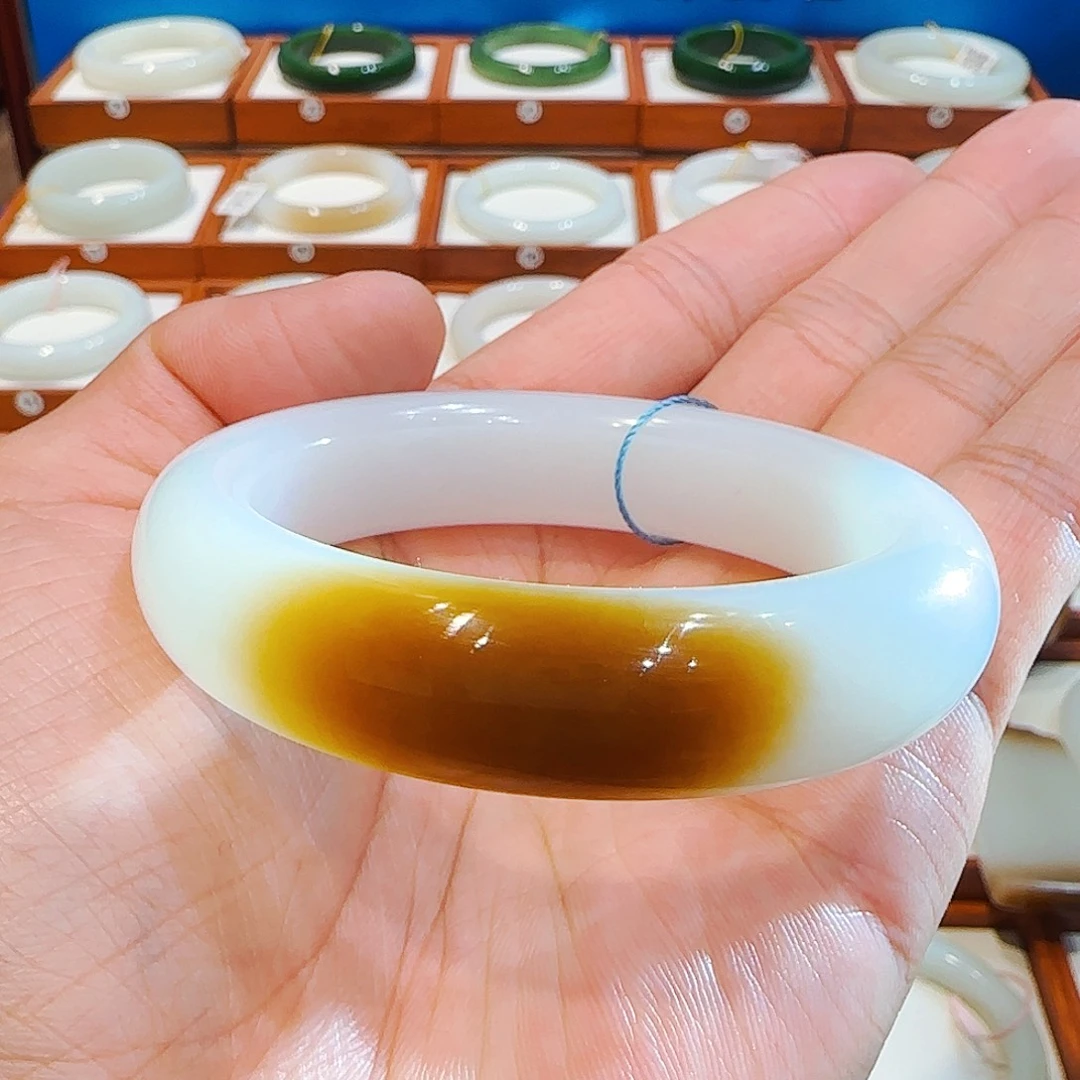 和田玉未镶嵌手镯且末传承级老红糖53 54 55