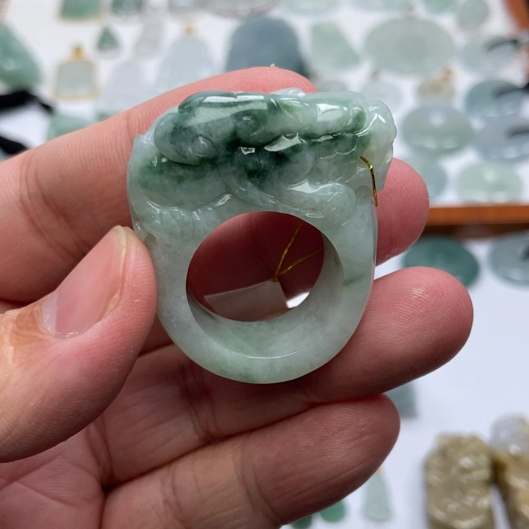 翡翠未镶嵌颈饰貔貅扳指  卡26天然缅甸ａ货翡翠