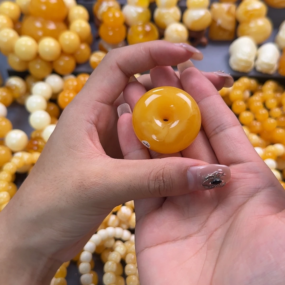 蜜蜡未镶嵌珠宝奇石19.6g