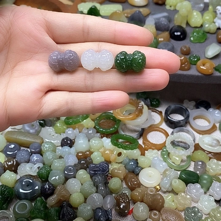 未镶嵌和田玉挂件并蒂莲198一个多样性发其一