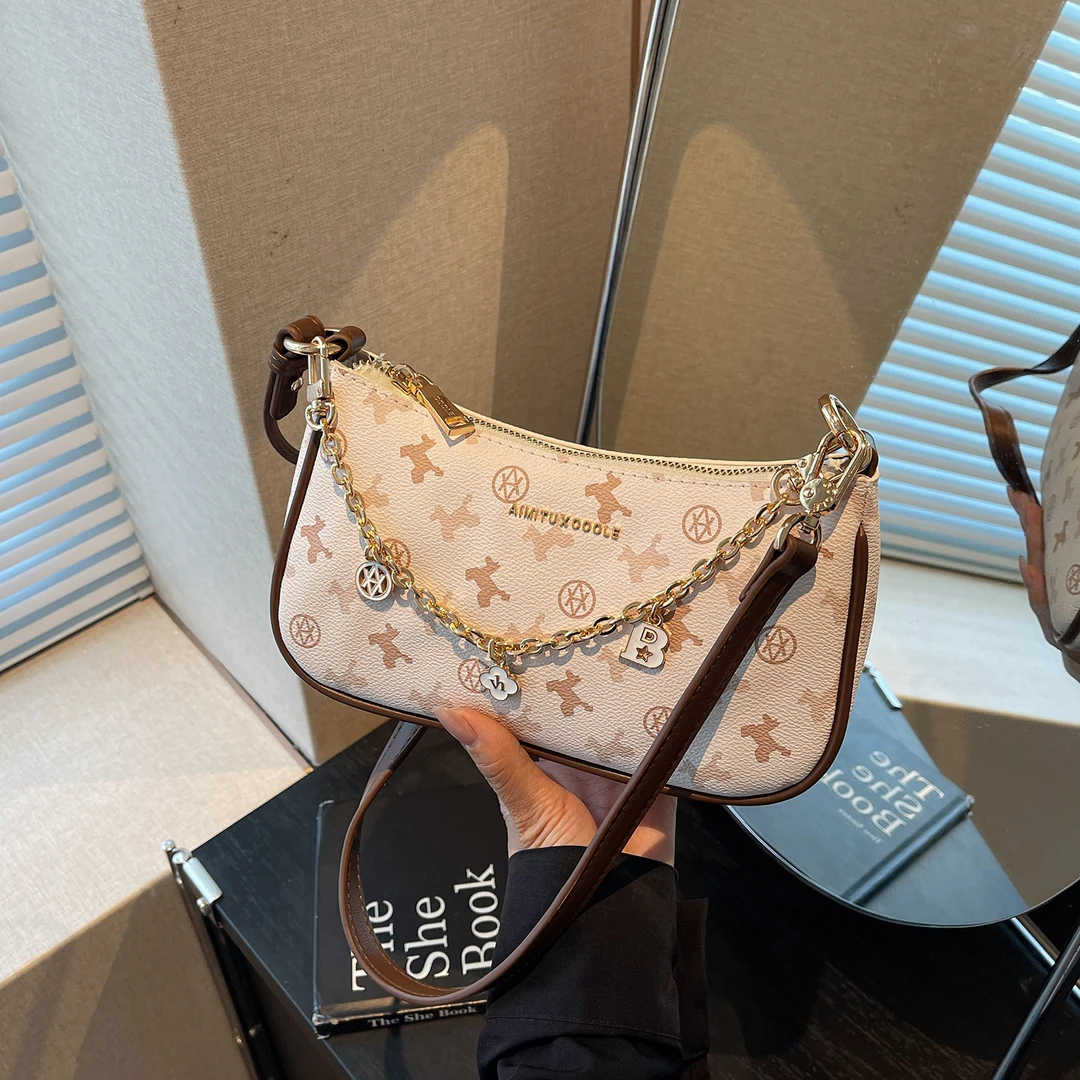 艾米兔女包2025新款潮流小众设计休闲简约质感通勤单肩斜挎小方包