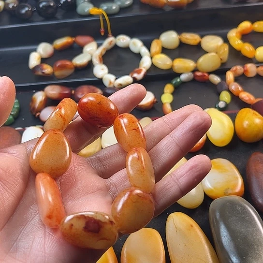 *****和田玉未镶嵌颈饰