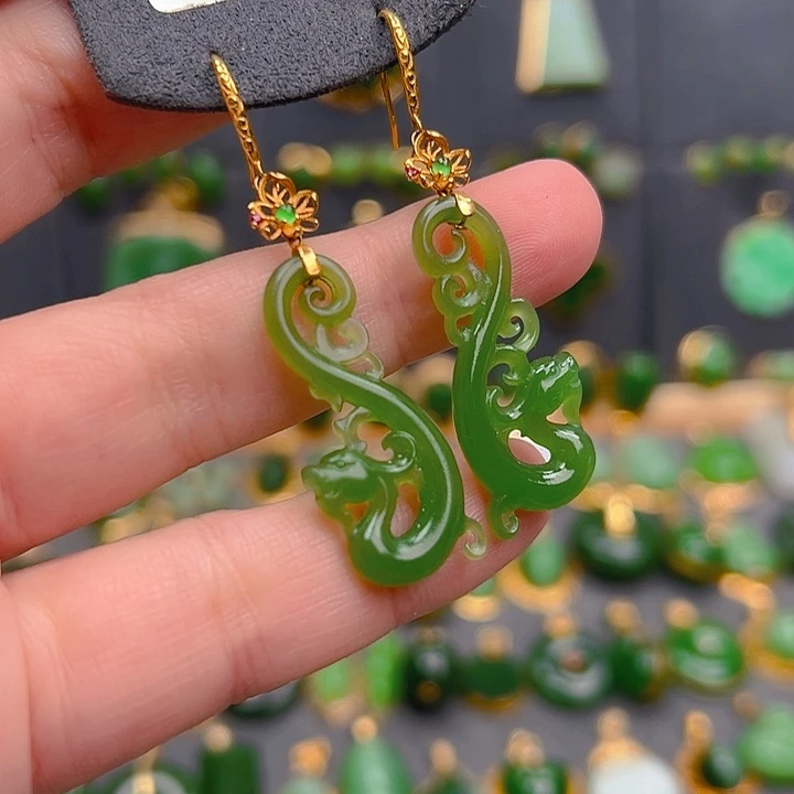 和田玉18K金镶嵌耳饰