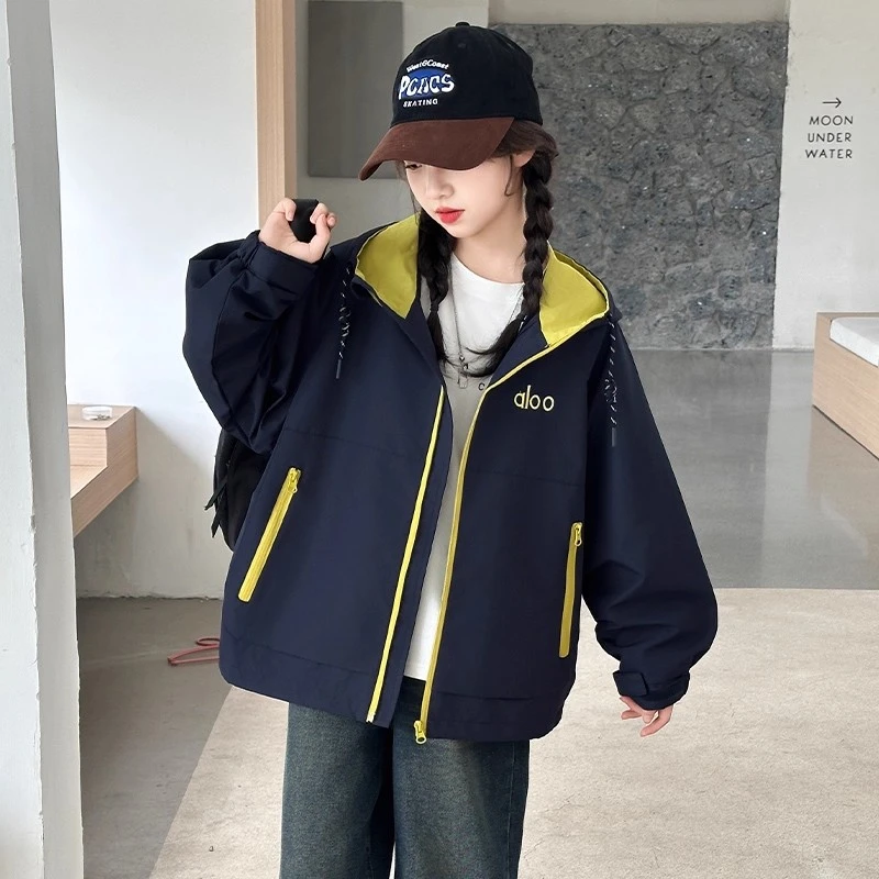 女童春秋款外套2025新款儿童洋气时髦冲锋衣女大童秋季连帽上衣潮