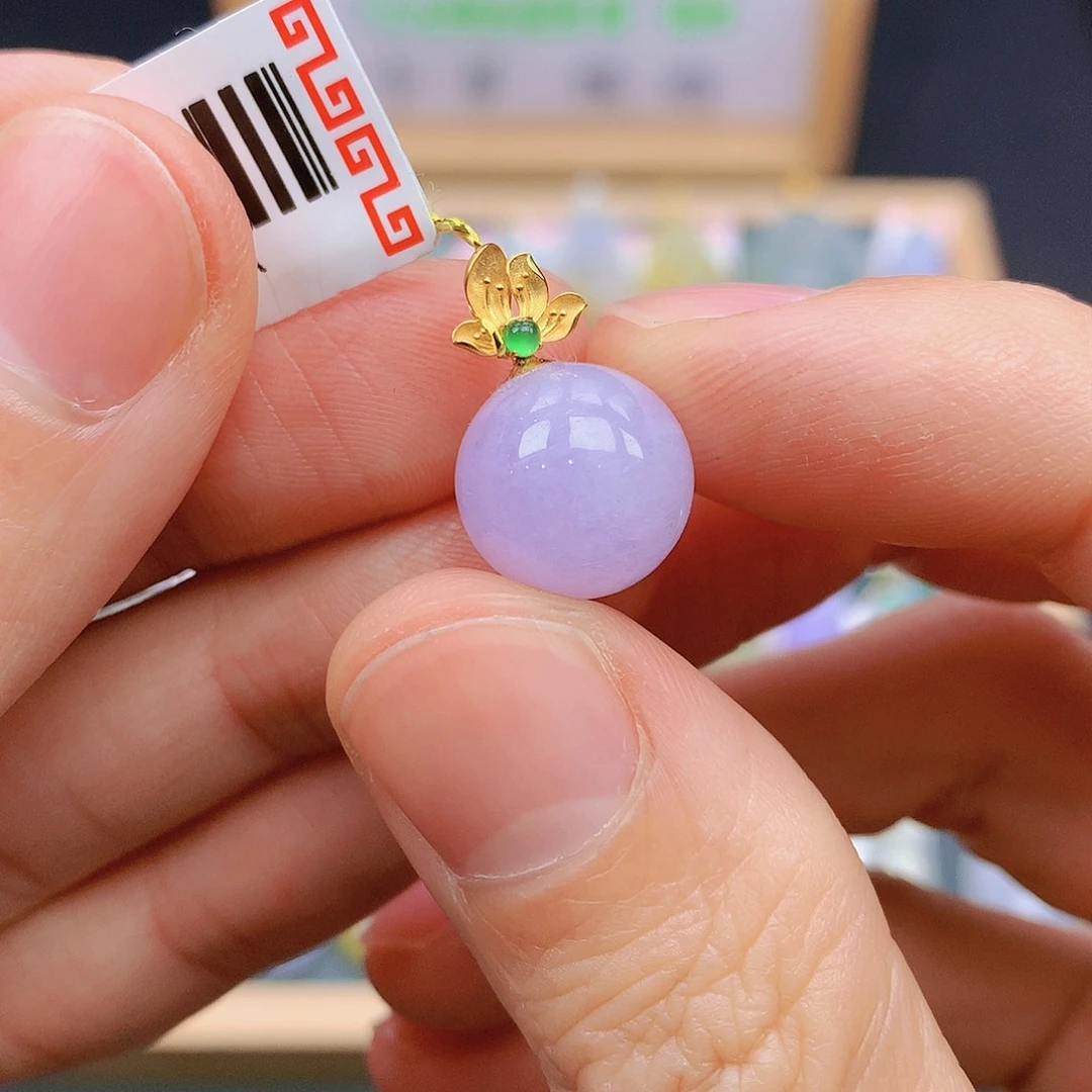 翡翠18K金镶嵌颈饰翡翠