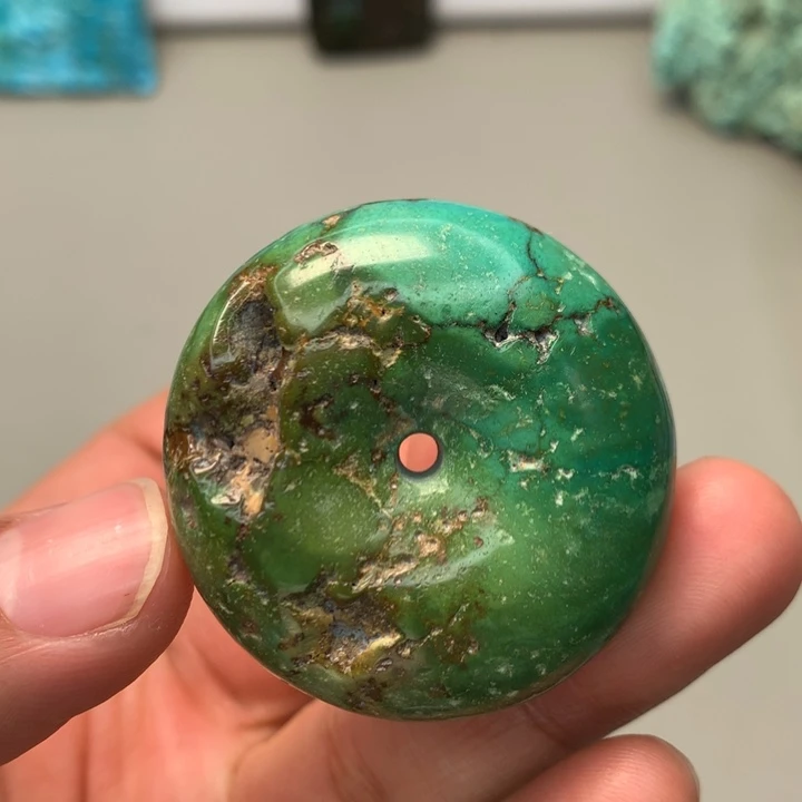 绿松石未镶嵌颈饰