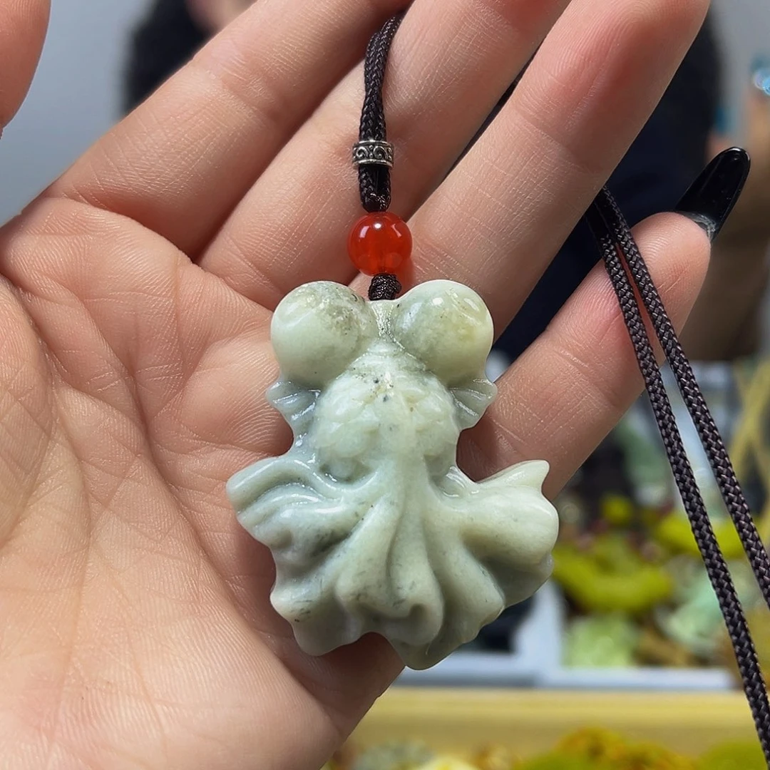 蛇纹石玉未镶嵌颈饰