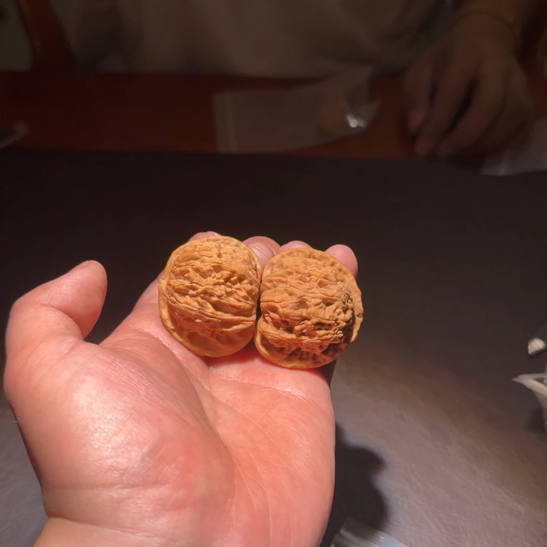 文玩核桃吊坠白狮子696