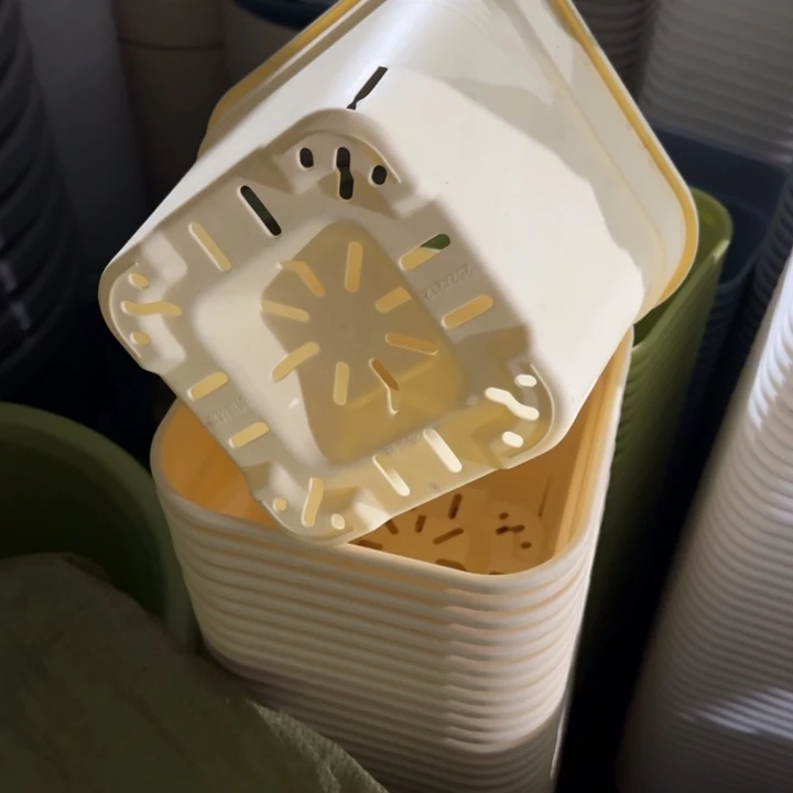 方3号10个米黄色的口径25号22花盆