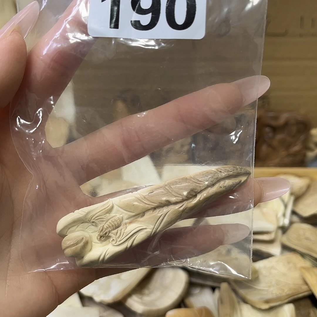 太***赵天然猛犸牙雕刻品