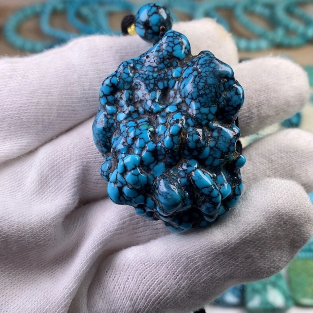 绿松石乌兰花随形把件未镶嵌