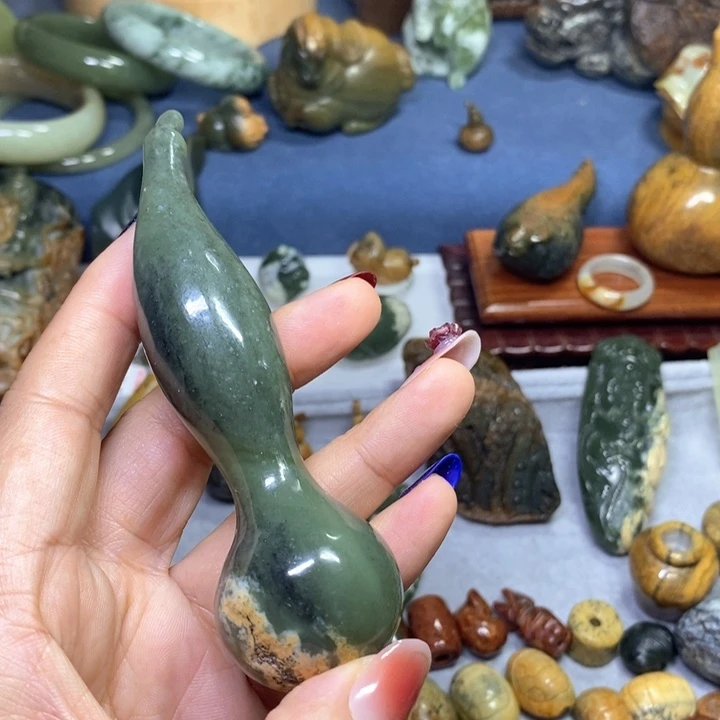 岫岩河磨玉（透闪石质玉）未镶嵌把件