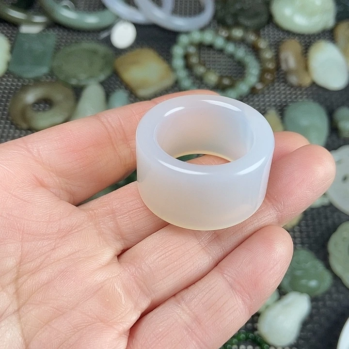 透闪石质玉未镶嵌戒指