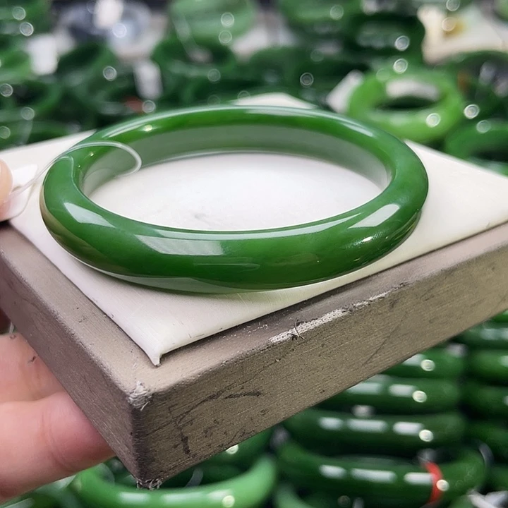 未镶嵌手镯和田玉（碧玉）