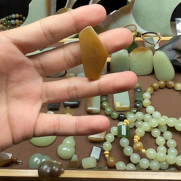 和田玉未镶嵌挂件