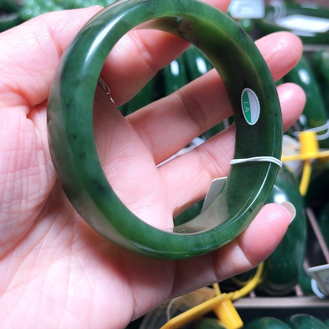 和田玉（碧玉）未镶嵌手镯