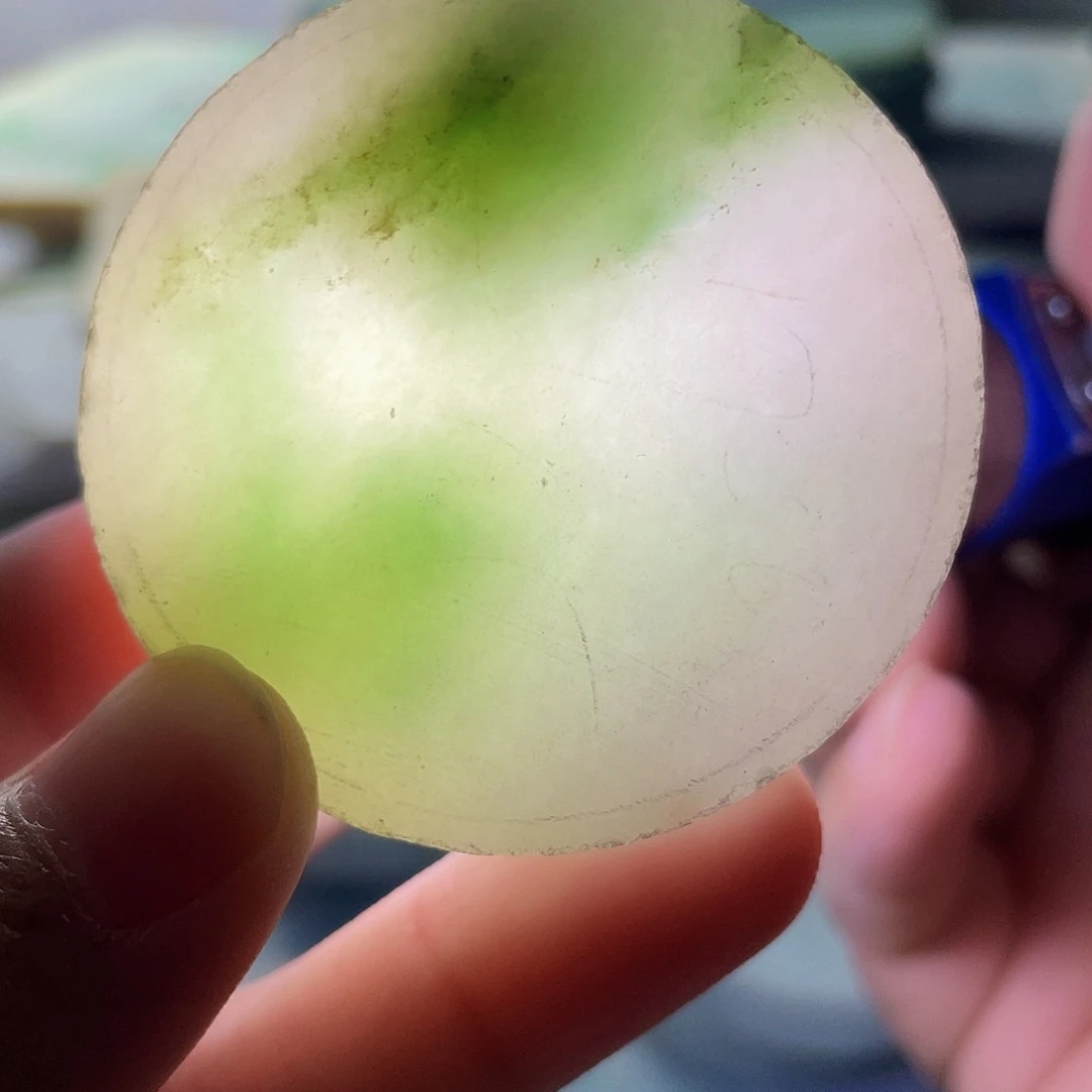 翡翠颈饰未镶嵌毛料95