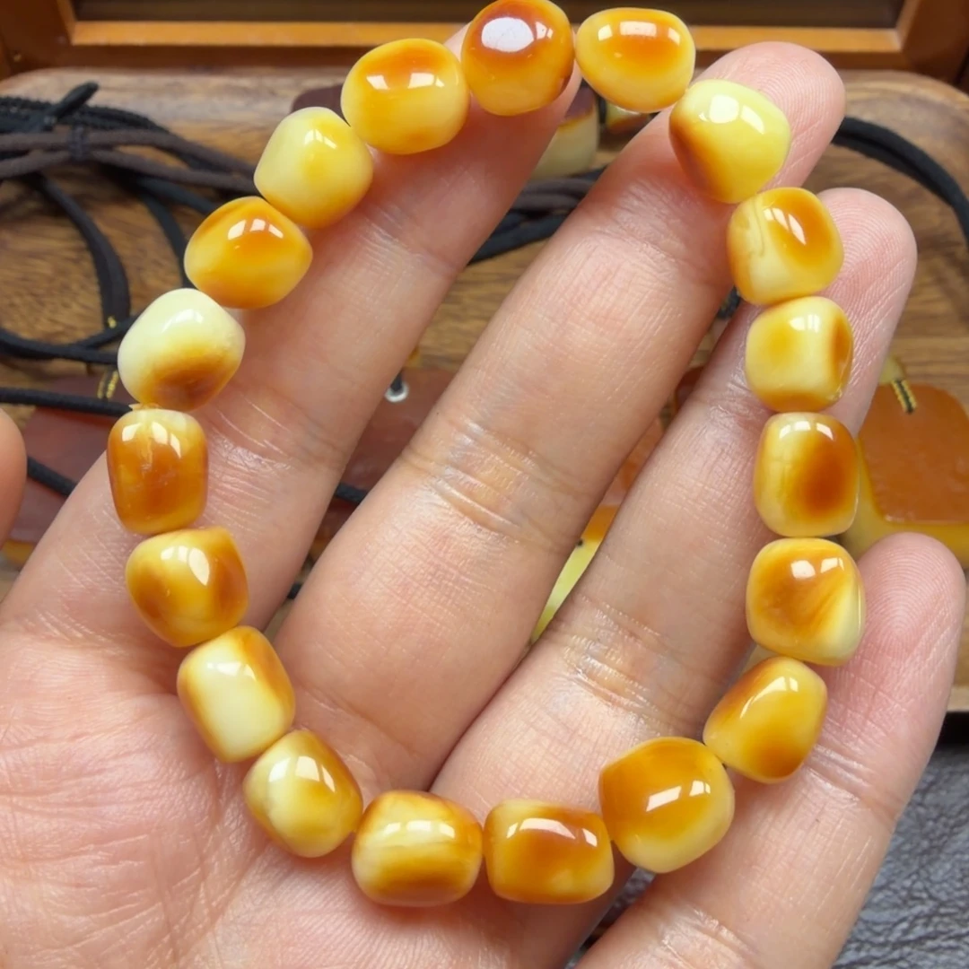 琥珀未镶嵌吊坠(赠链)