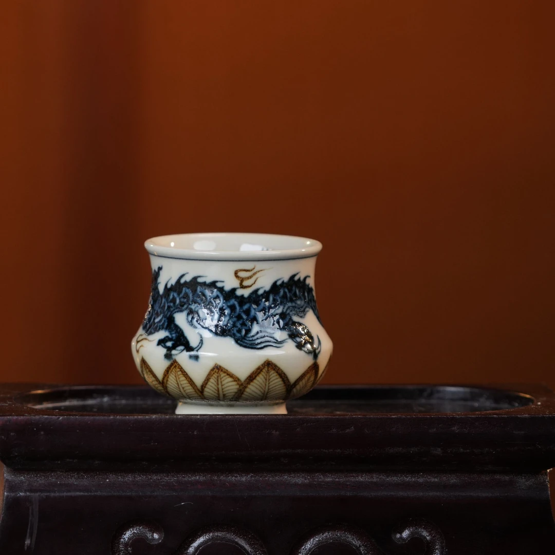 【央广甄瓷】立勤堂青花釉里金龙纹不倒杯