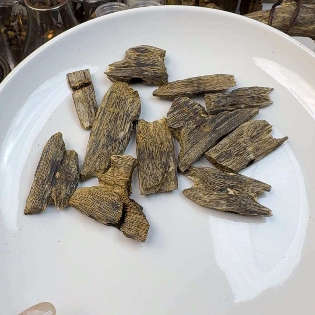 沉香碎屑沉香乌身原材料 30g+