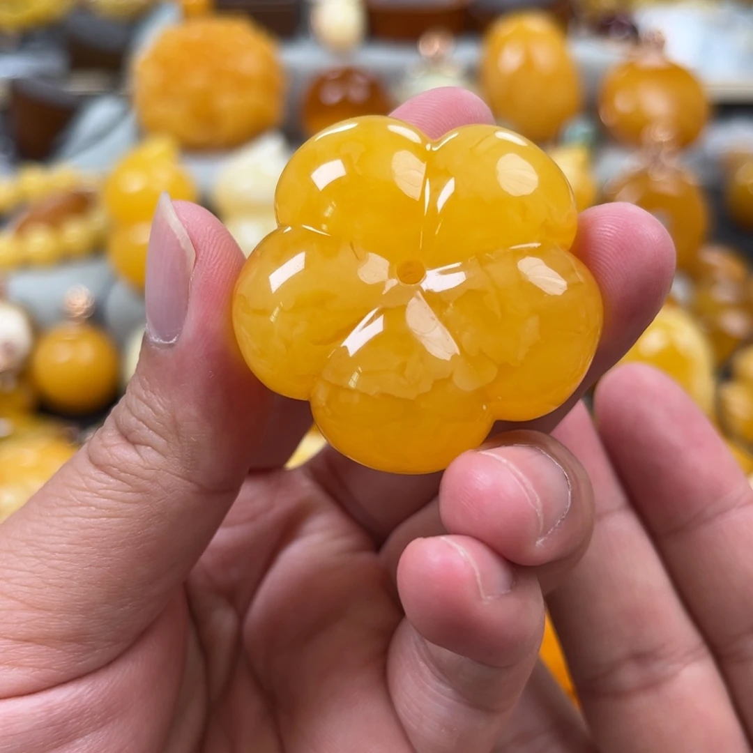 蜜蜡未镶嵌珠宝奇石
