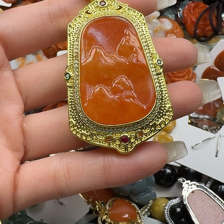 翡翠未镶嵌颈饰翡翠